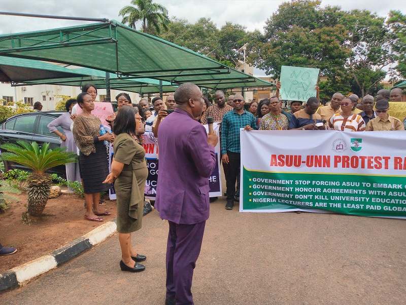 UNN Deputy Vice Chancellor, Professor Johnson Urama, addressing the protesting ASUU members.