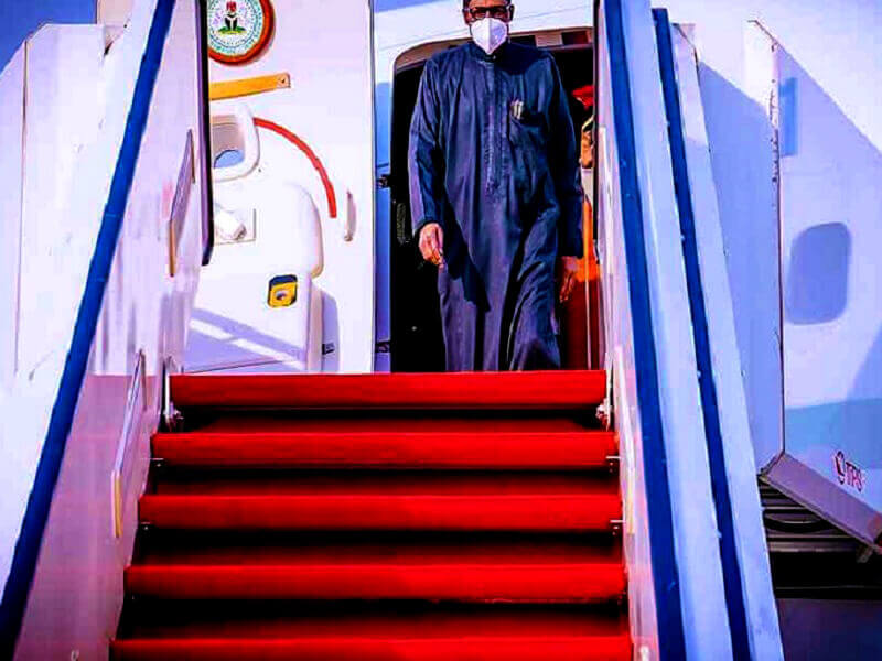 The President Stepping Down From The Plane