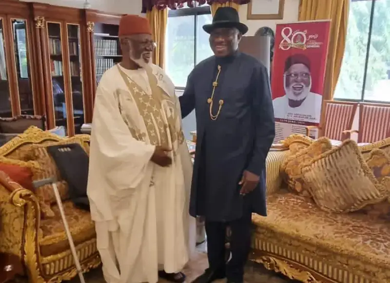 Goodluck johnathan visits gen abubakar3