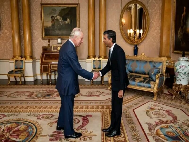 * British Monarch, King Charles 111 (L) welcome the new Prime Minister, Rishi Sunak (R) to Buckingham Palace on Tuesday.