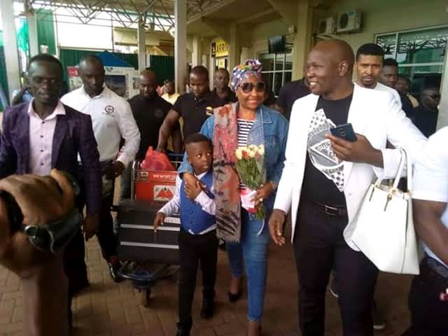 Yvoyne Chaka Chaka crowd