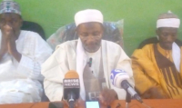 *  Chairman Sokoto State Muslim Solidarity Forum, Prof Isa Muhammad Maishanu (middle) addressing newsmen at the State NUJ ahead of the March 18 Governorship and State Assembly elections. Photo: Ankeli Emmanuel, in Sokoto.