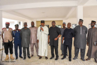 *  Group picture of top government officials and security officers during a media press briefing in Bauchi state. 